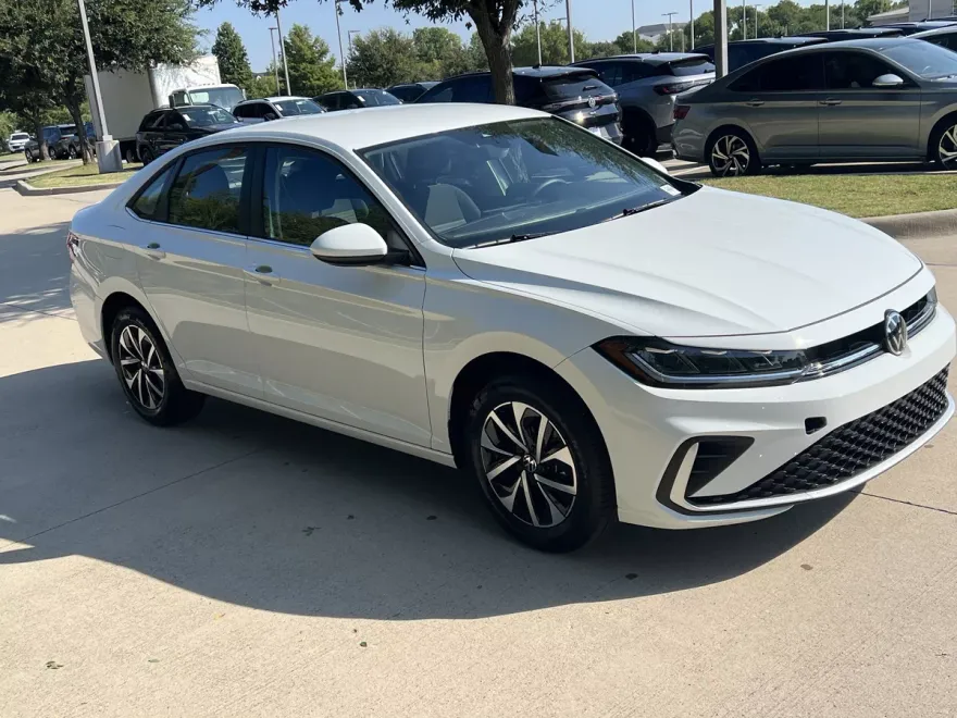 2025 Volkswagen Jetta S photo 1