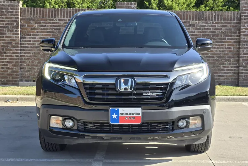 2020 Honda Ridgeline Black Edition photo 1