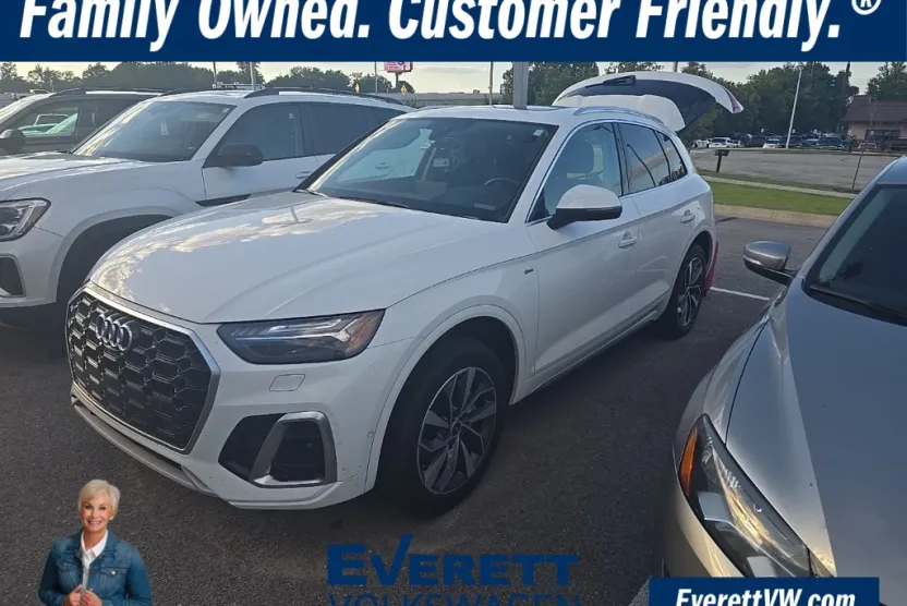 2022 Audi Q5 45 S line Prestige Premium photo 1