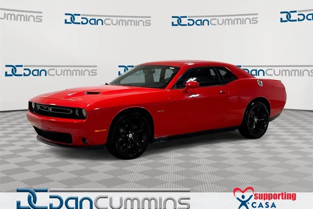 2016 Dodge Challenger SXT Plus photo 1