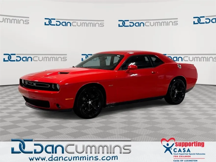 2016 Dodge Challenger SXT Plus photo 1