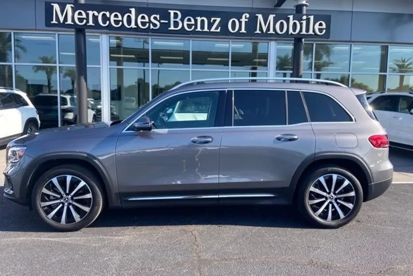 2023 Mercedes Benz GLB 250 photo 1