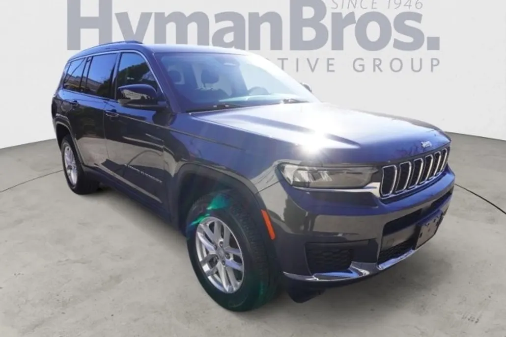 2022 Jeep Grand Cherokee Laredo photo 1