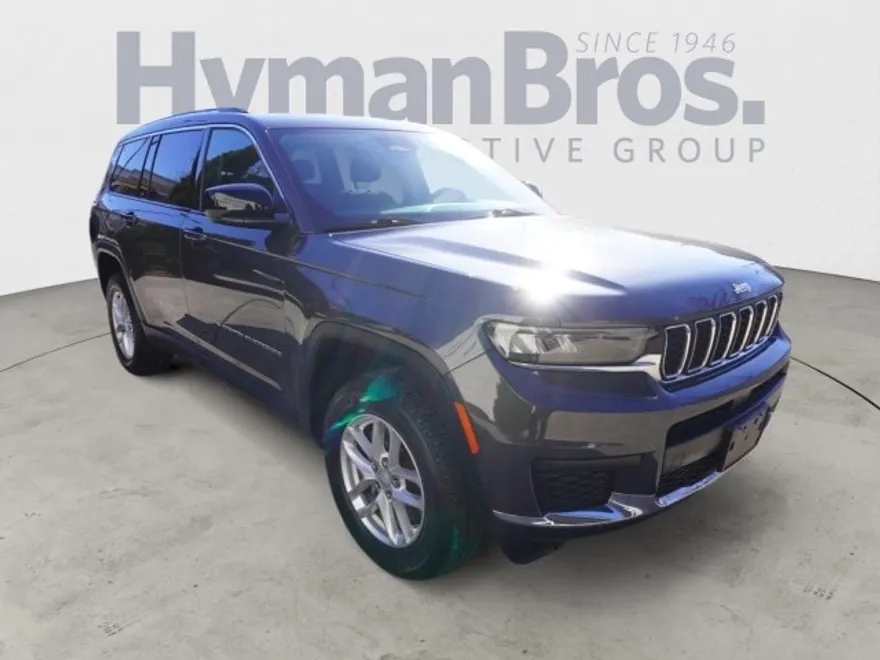 2022 Jeep Grand Cherokee Laredo photo 1