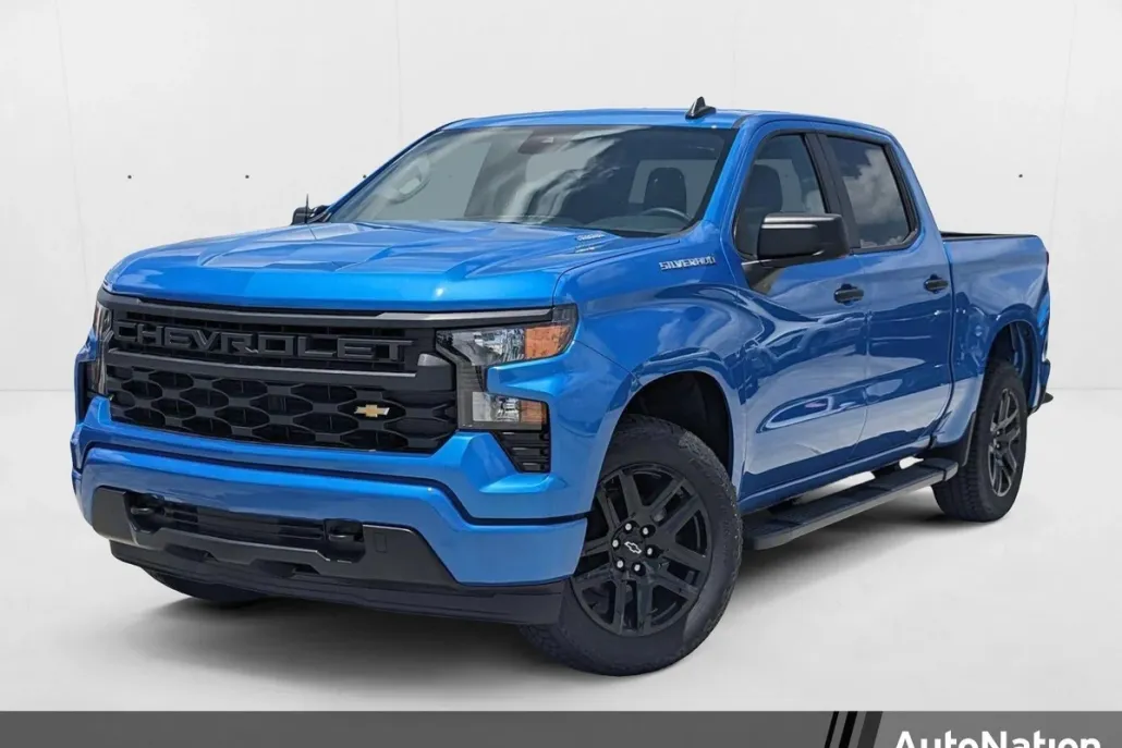 2025 Chevrolet Silverado 1500 Custom photo 1