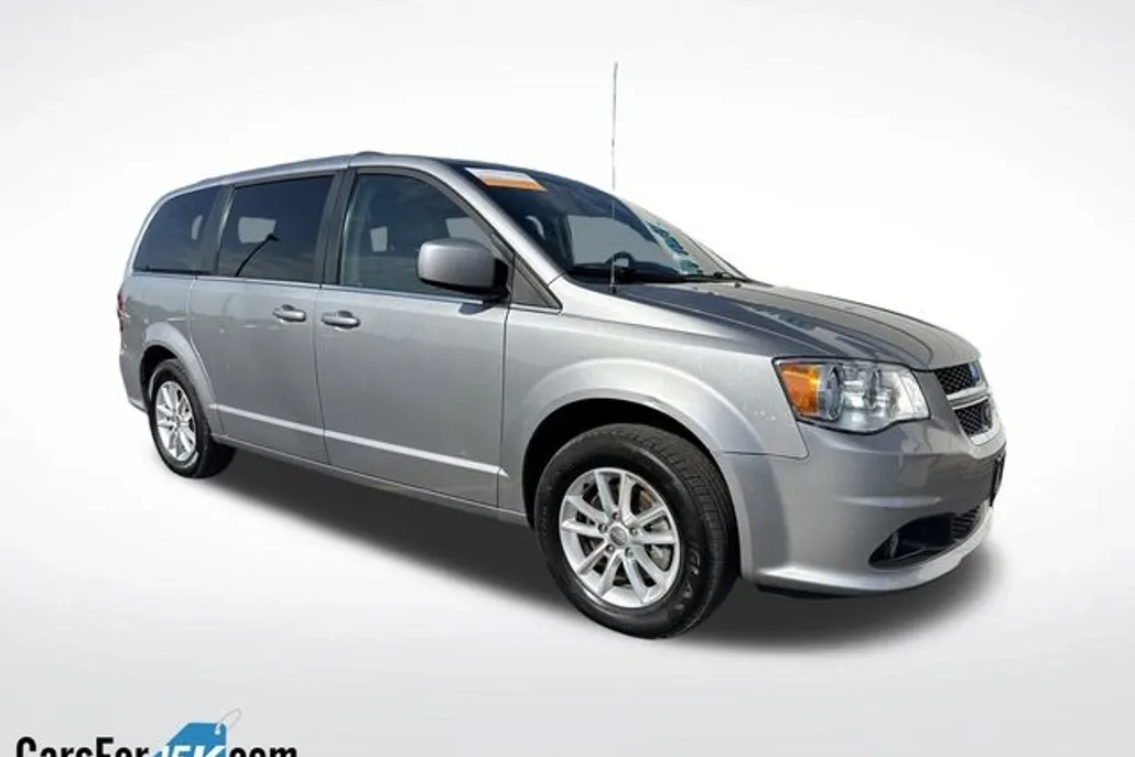 2019 Dodge Grand Caravan SXT photo 1