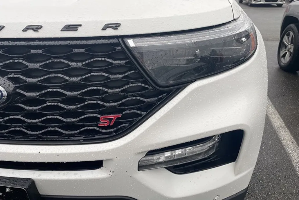 2021 Ford Explorer ST photo 1