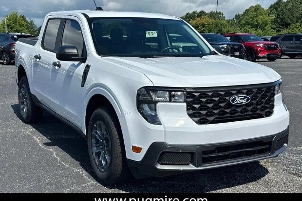 2025 Ford Maverick XLT photo 1