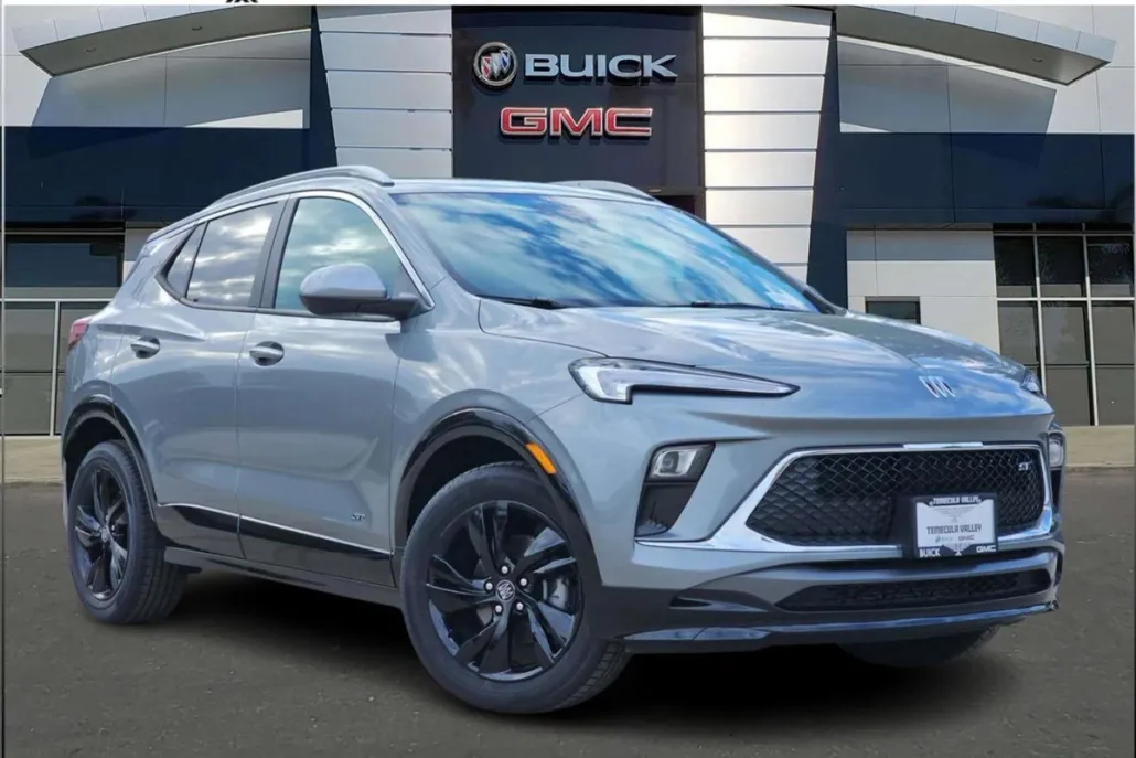 2025 Buick Encore GX Sport Touring photo 1