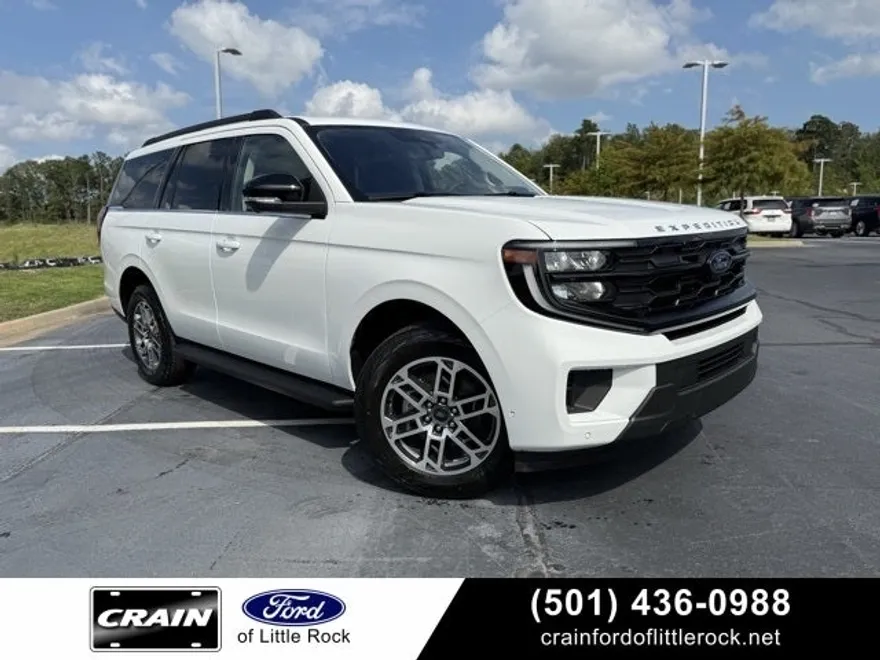 2025 Ford Expedition photo 1
