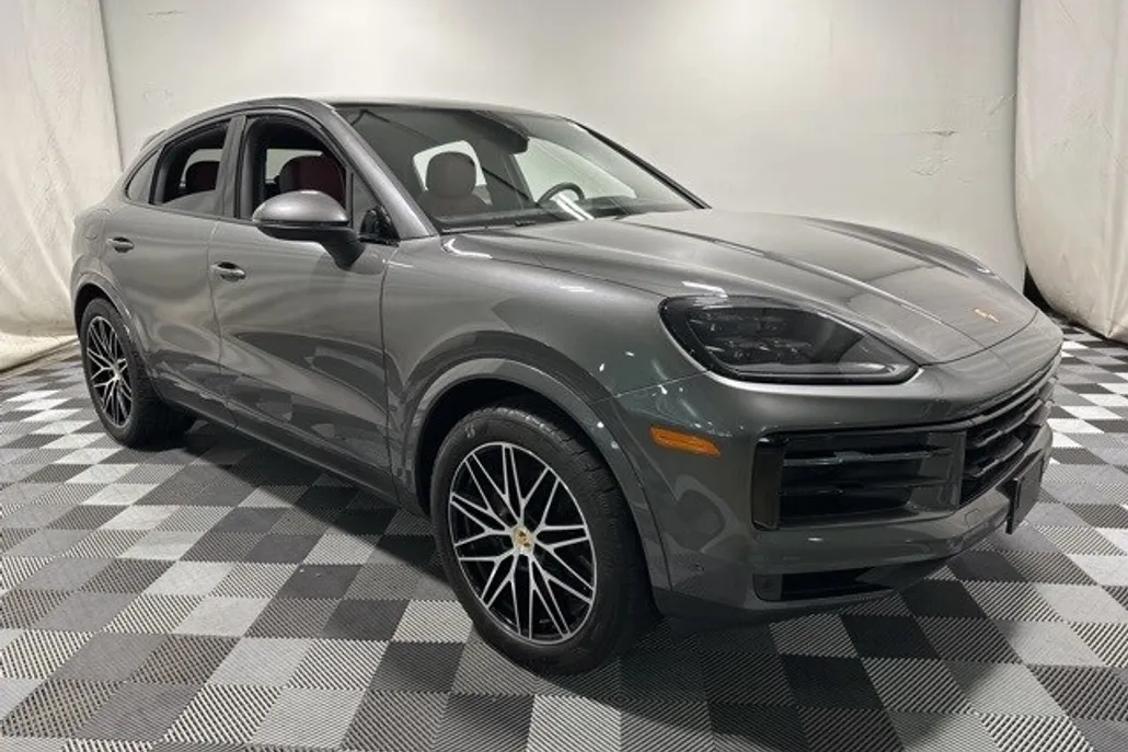2024 Porsche Cayenne Coupe Base photo 1
