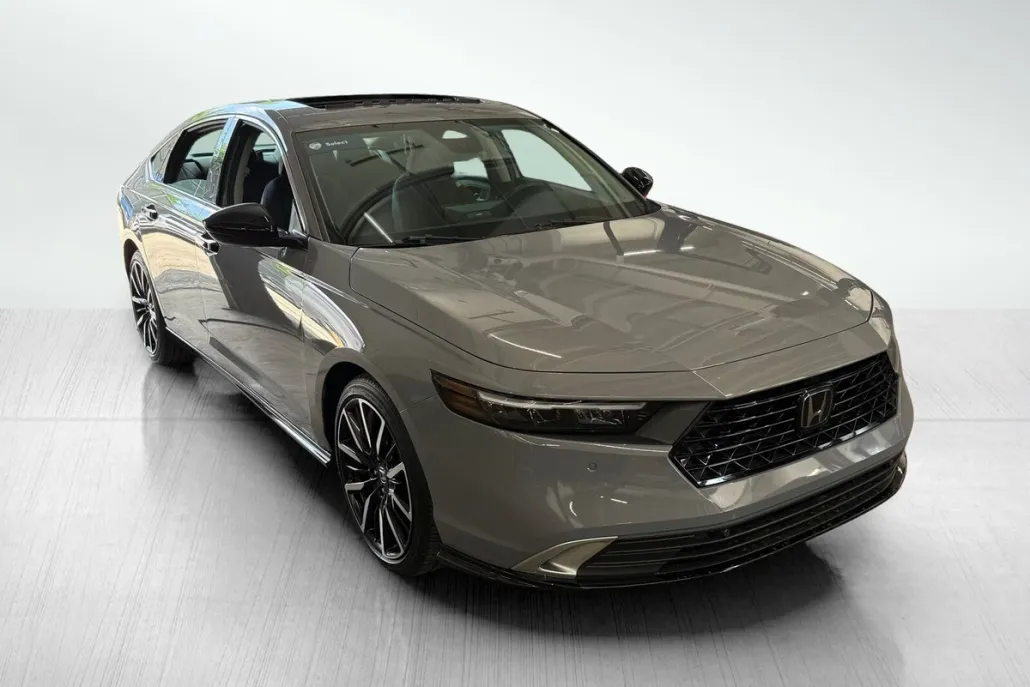 2024 Honda Accord Hybrid Touring photo 1