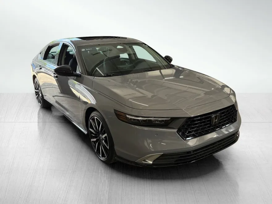 2024 Honda Accord Hybrid Touring photo 1