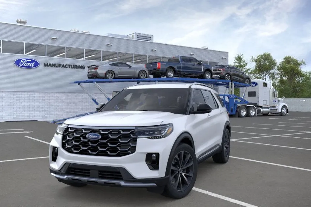 2025 Ford Explorer Platinum photo 1