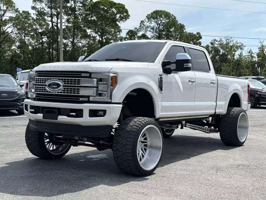 2019 Ford F-250 Platinum photo 1