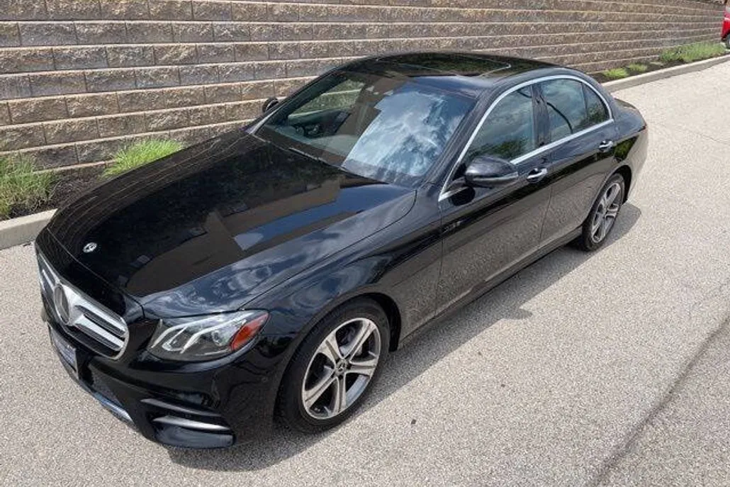 2019 Mercedes Benz E 300 4MATIC photo 1