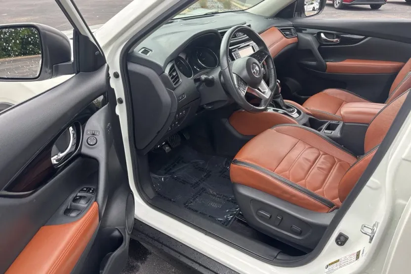 2017 Nissan Rogue SL photo 1