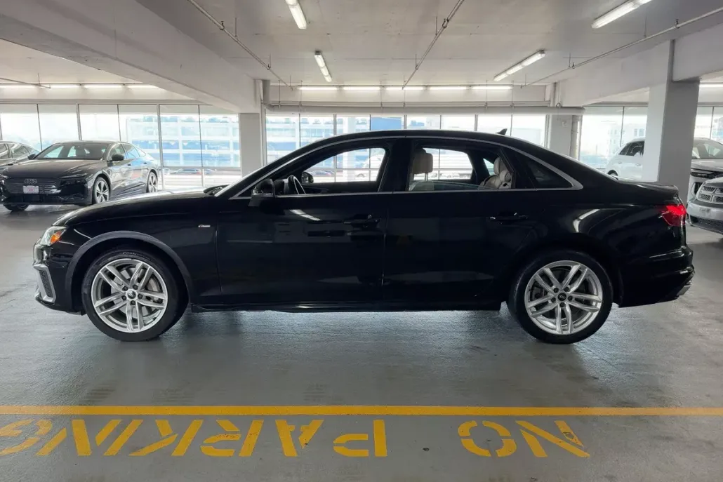 2021 Audi A4 S line Premium Plus photo 1