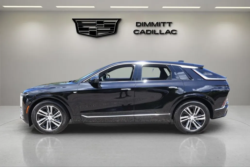 2025 Cadillac Lyriq Luxury photo 1
