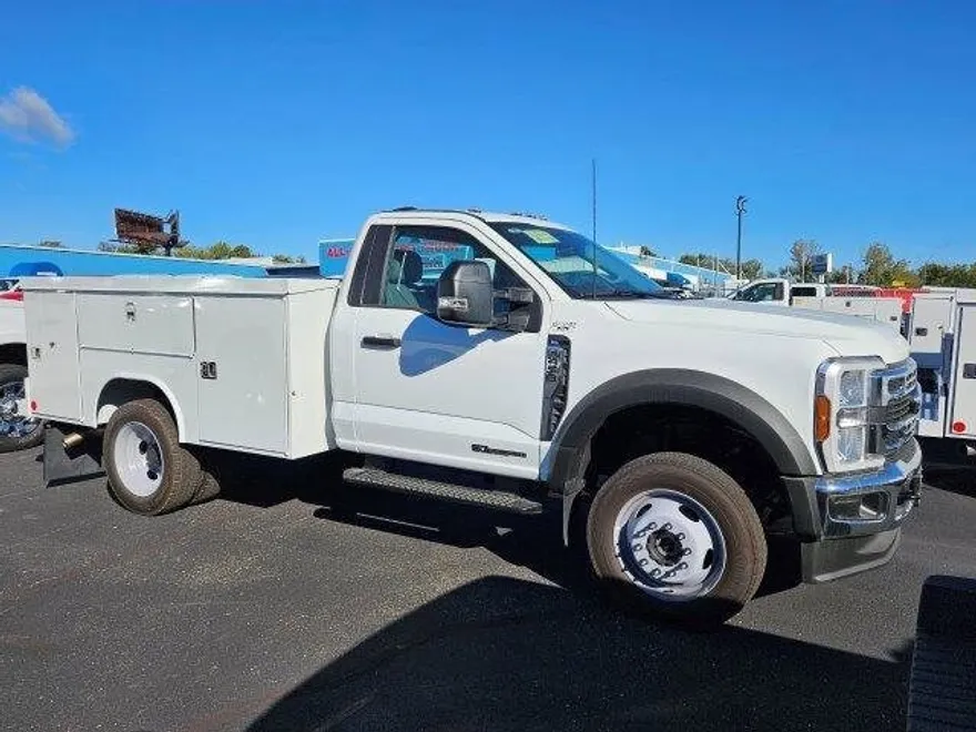 2024 Ford F-450 photo 1
