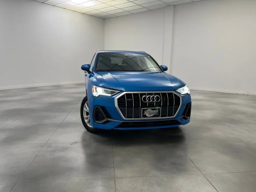 2023 Audi Q3 S line Premium photo 1