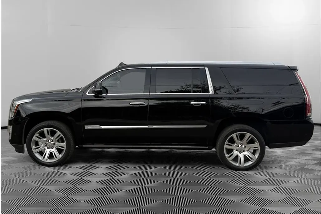 2018 Cadillac Escalade ESV Premium Luxury photo 1
