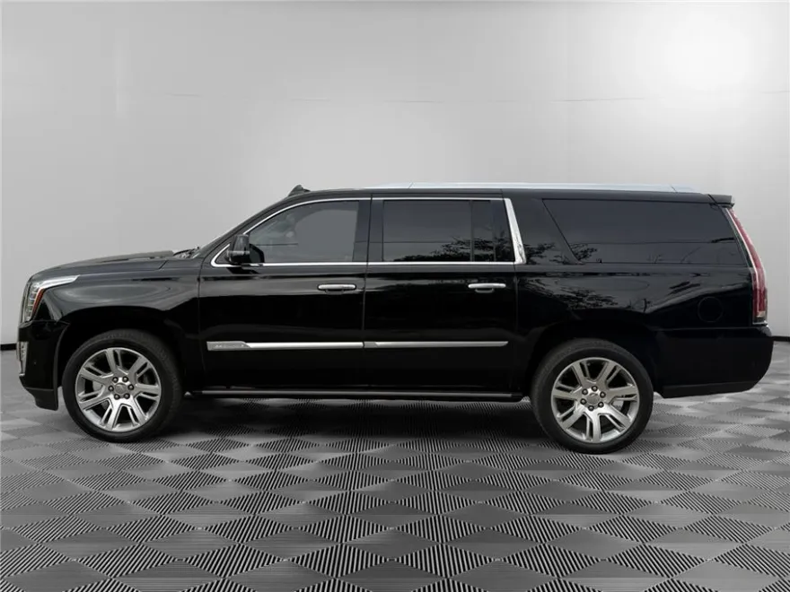 2018 Cadillac Escalade ESV Premium Luxury photo 1