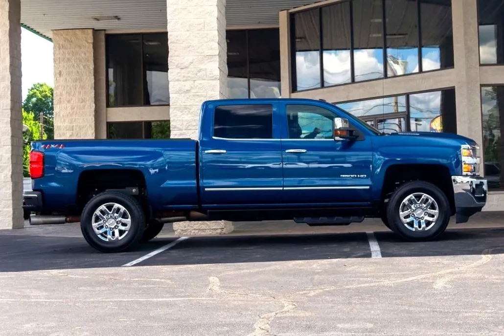 2018 Chevrolet Silverado 3500HD LTZ photo 1