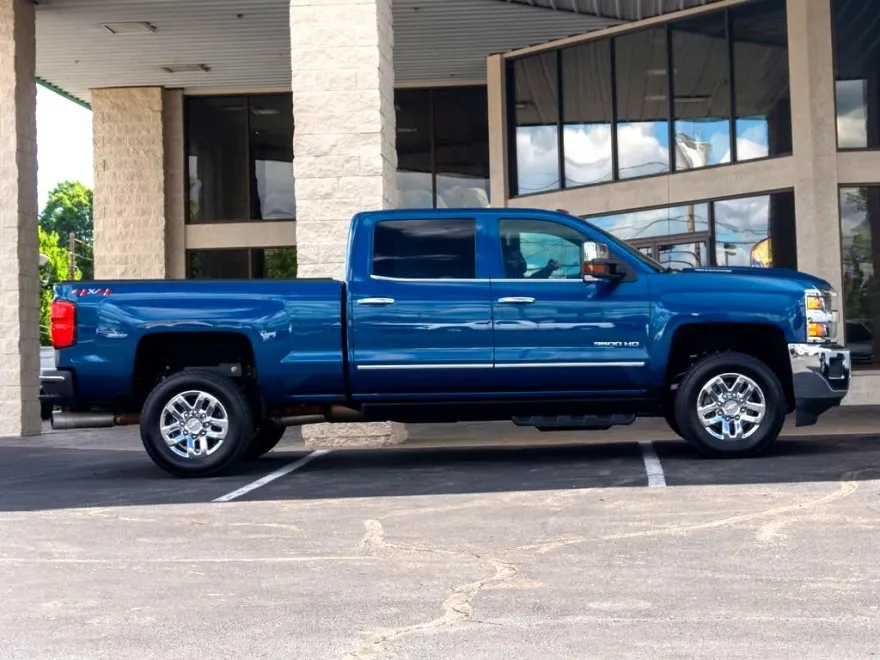 2018 Chevrolet Silverado 3500HD LTZ photo 1