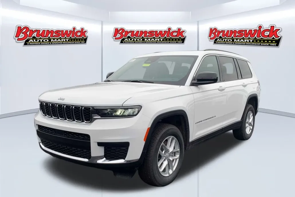 2025 Jeep Grand Cherokee Laredo photo 1