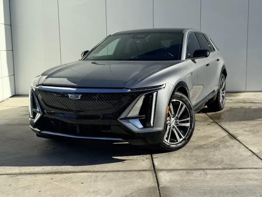 2025 Cadillac Lyriq Luxury photo 1