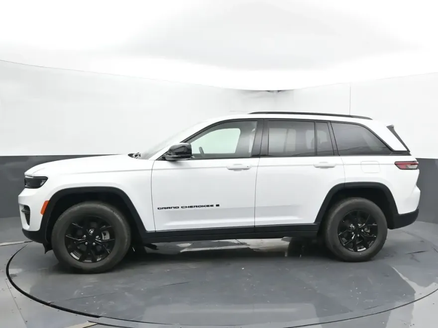 2024 Jeep Grand Cherokee Laredo Altitude X photo 1
