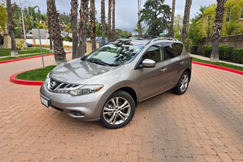 2011 Nissan Murano LE photo 1