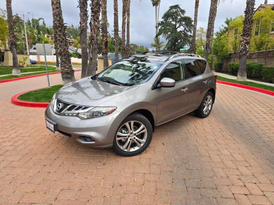 2011 Nissan Murano LE photo 1