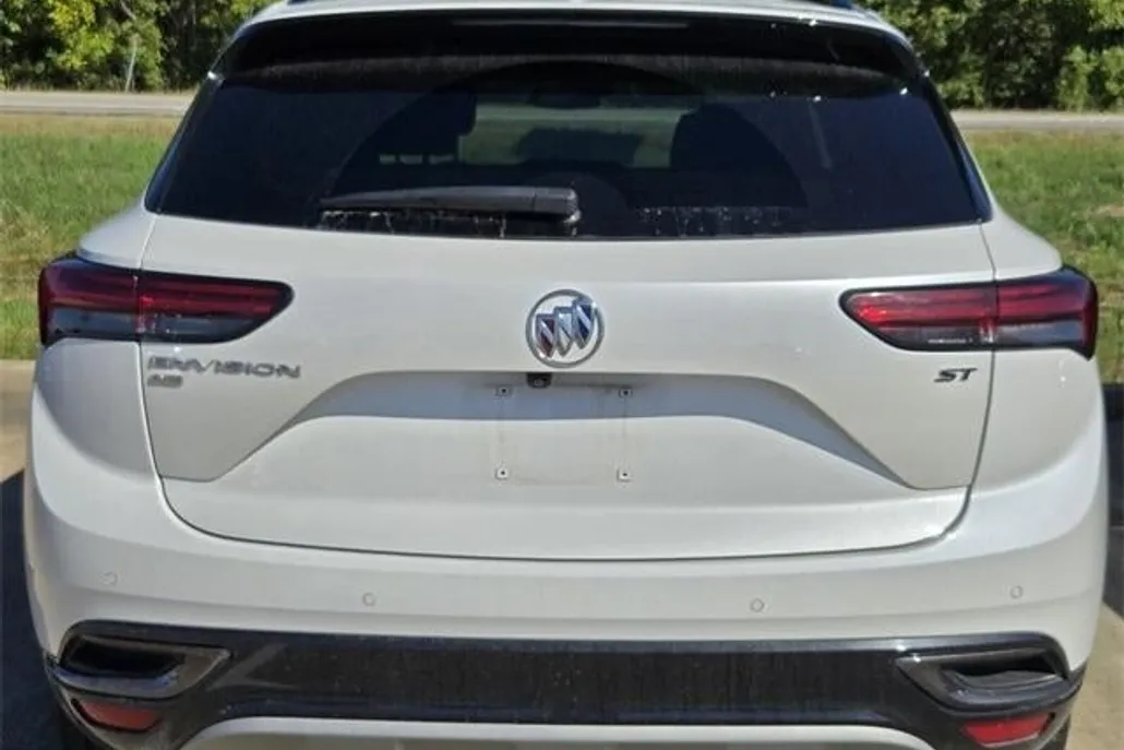 2023 Buick Envision Essence photo 1