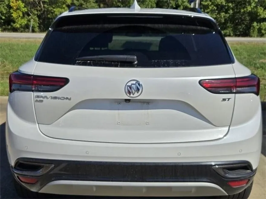2023 Buick Envision Essence photo 1