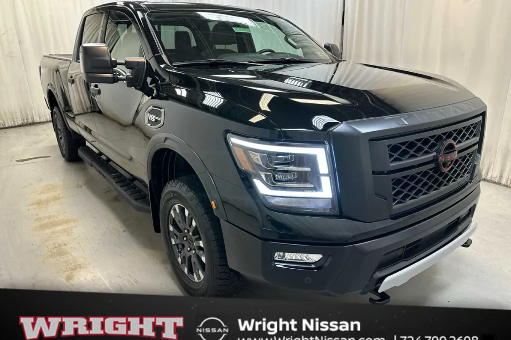 2024 Nissan Titan PRO-4X photo 1