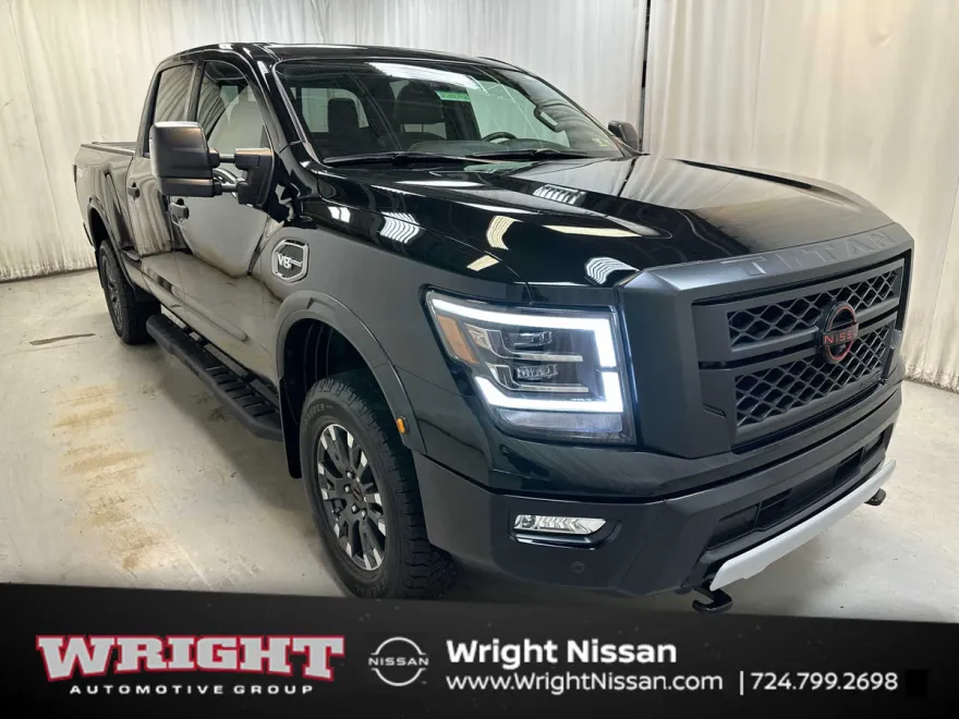 2024 Nissan Titan PRO-4X photo 1