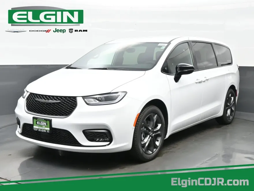 2026 Chrysler Pacifica photo 1