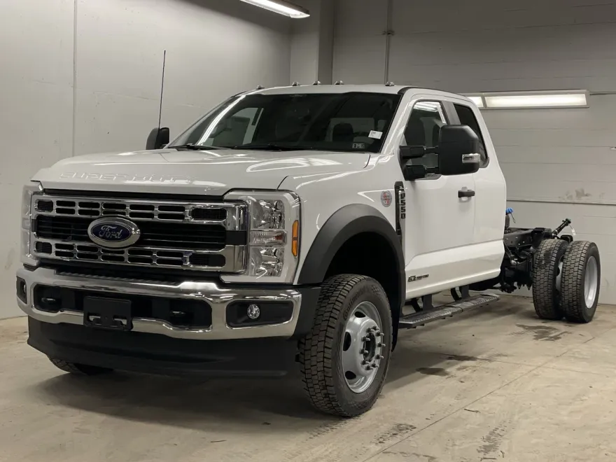 2025 Ford F-550 XL photo 1