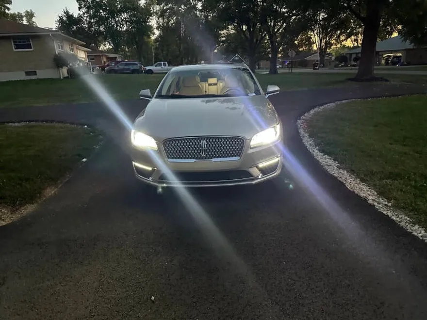 2017 Lincoln MKZ Hybrid Select photo 1