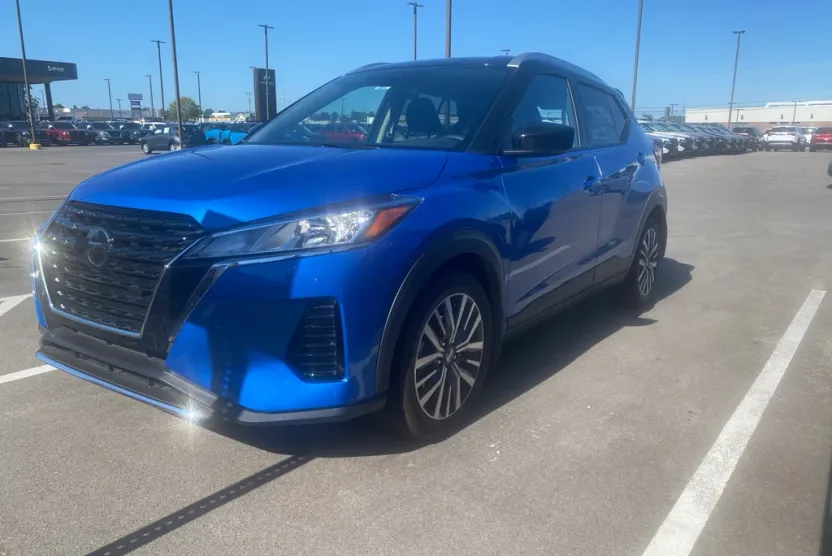 2021 Nissan Kicks SV photo 1