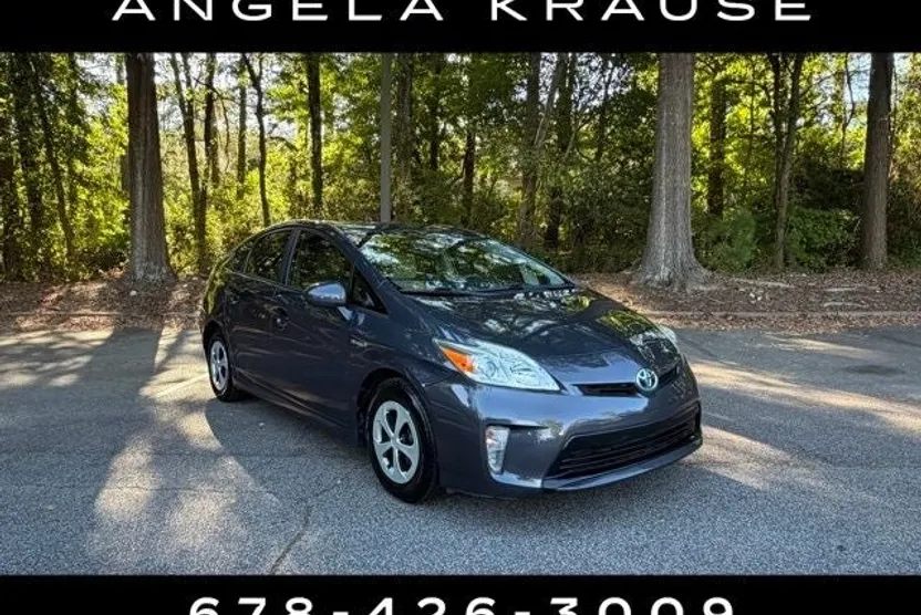 2015 Toyota Prius Four photo 1