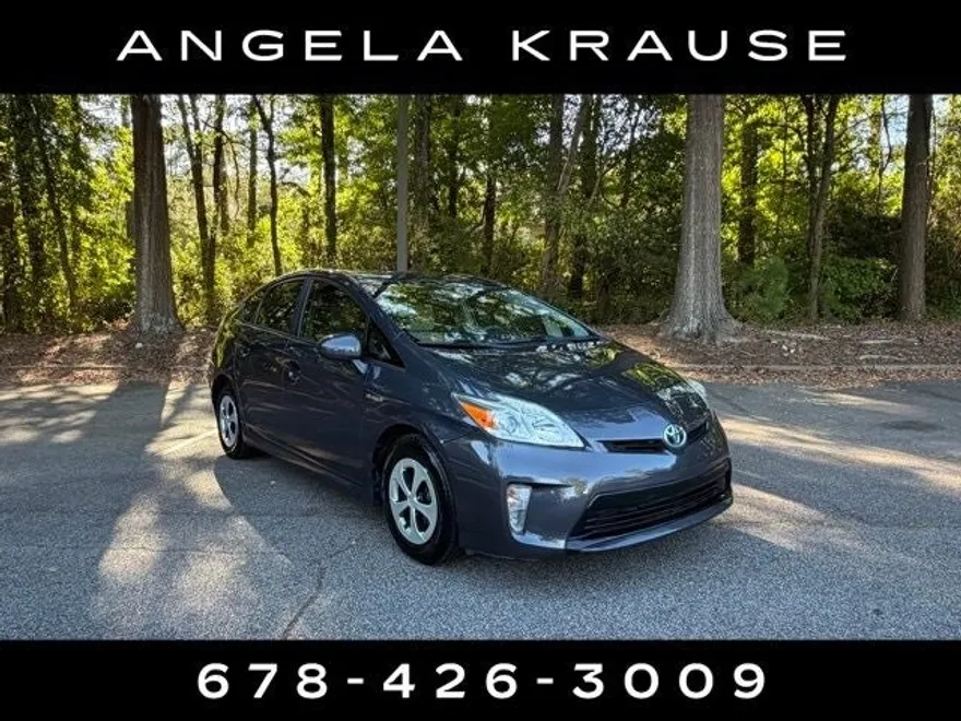 2015 Toyota Prius Four photo 1