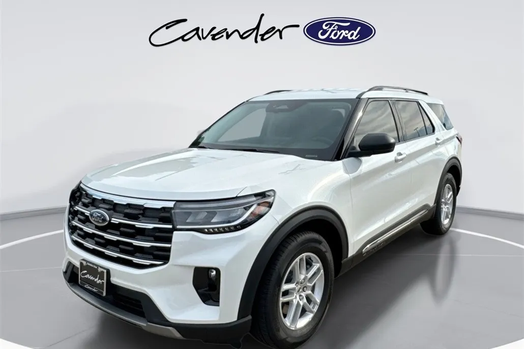 2025 Ford Explorer photo 1