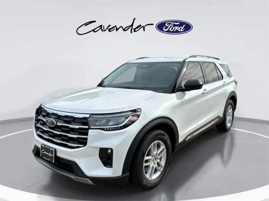 2025 Ford Explorer photo 1