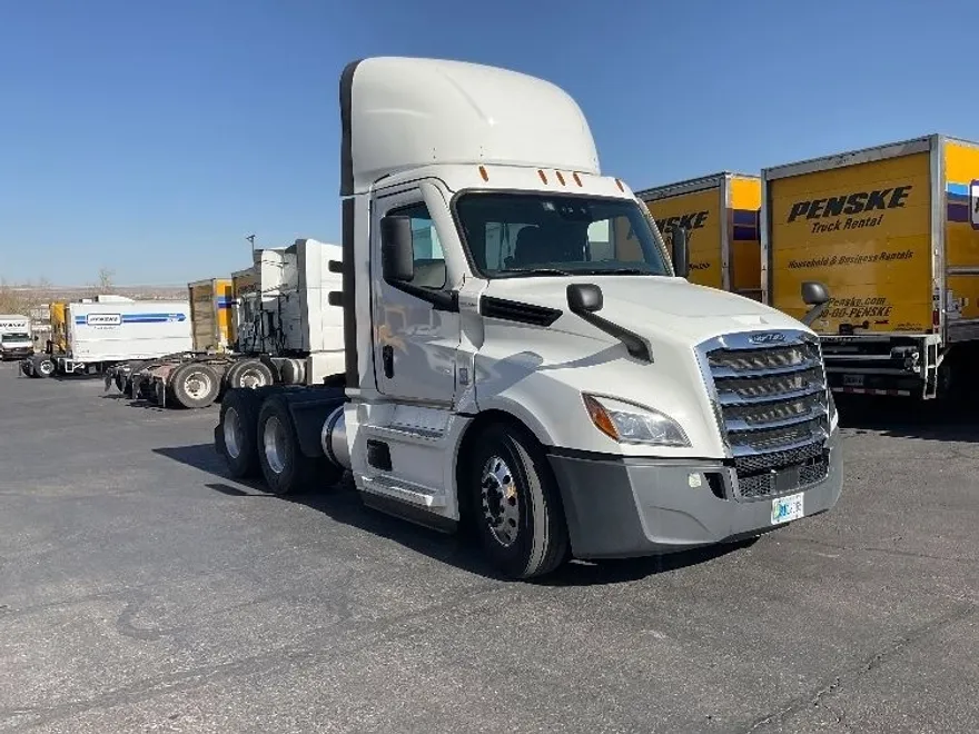 2022 Freightliner Cascadia 126" Day cab photo 1