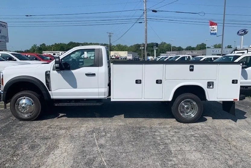 2024 Ford F-450 XL photo 1