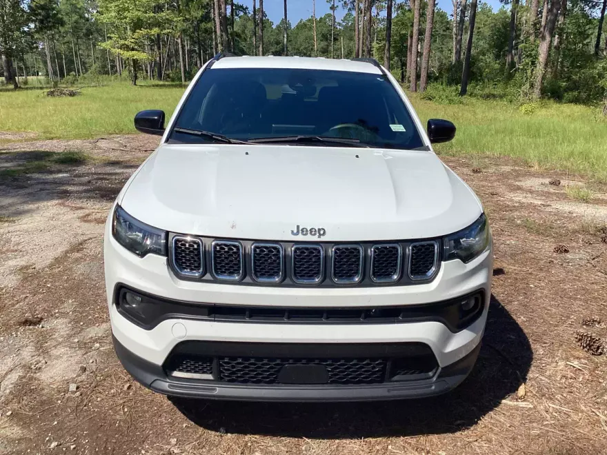 2024 Jeep Compass Latitude photo 1