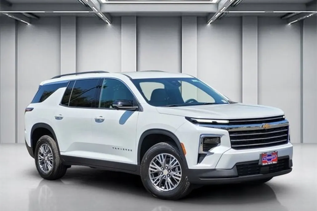 2026 Chevrolet Traverse photo 1